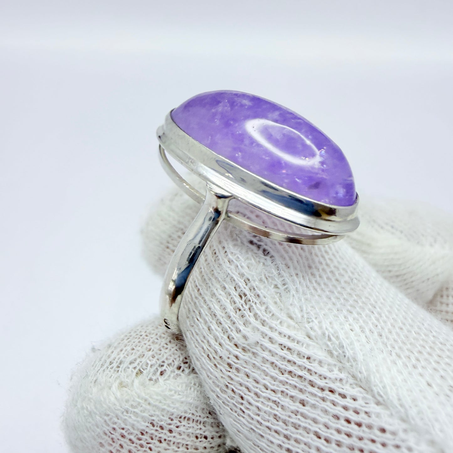 Vintage 1960s. Solid Silver Amethyst Ring.