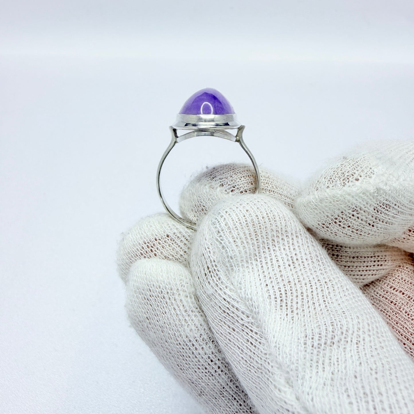 Vintage 1960s. Solid Silver Amethyst Ring.