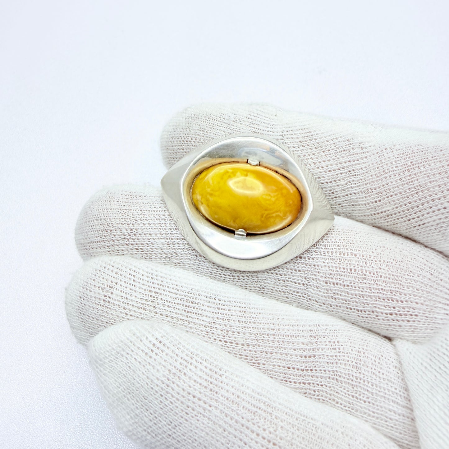 Holger Lindström, Finland 1962. Vintage Solid Silver Baltic Amber Brooch.