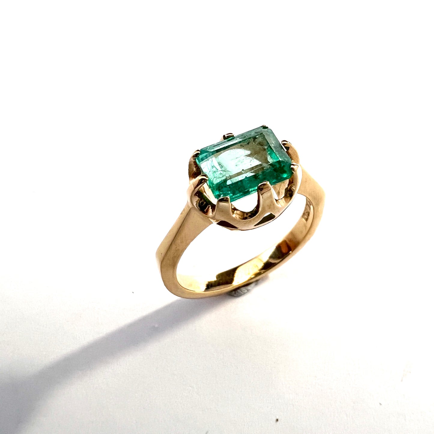 W&A, Sweden. Vintage 18k Gold Emerald Ring.