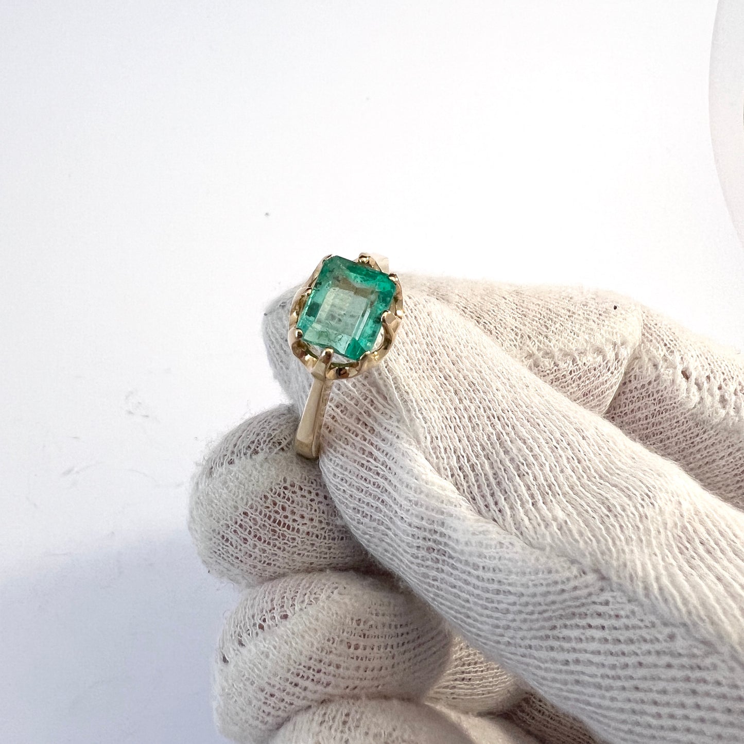 W&A, Sweden. Vintage 18k Gold Emerald Ring.