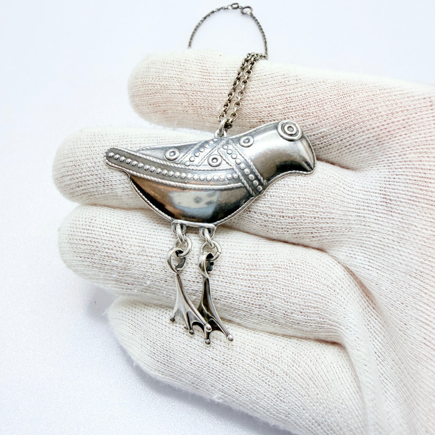 Kalevala Koru, Finland. Large Vintage Sterling Silver Bird Pendant Long Chain Necklace.