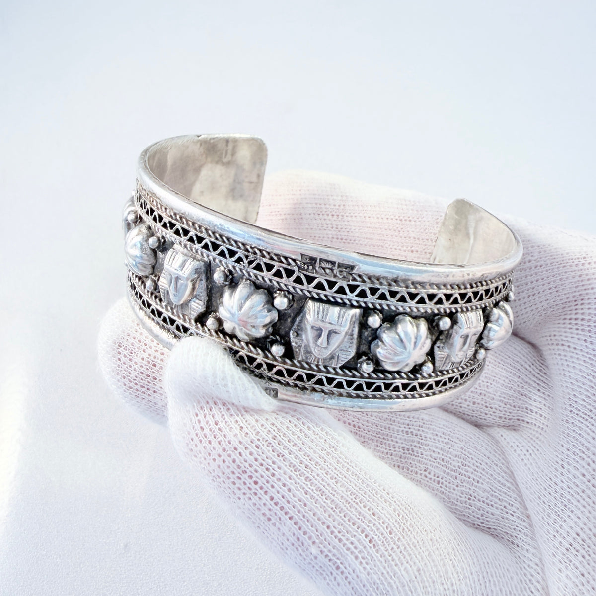 Egypt. Vintage Solid Silver Cuff Bracelet.