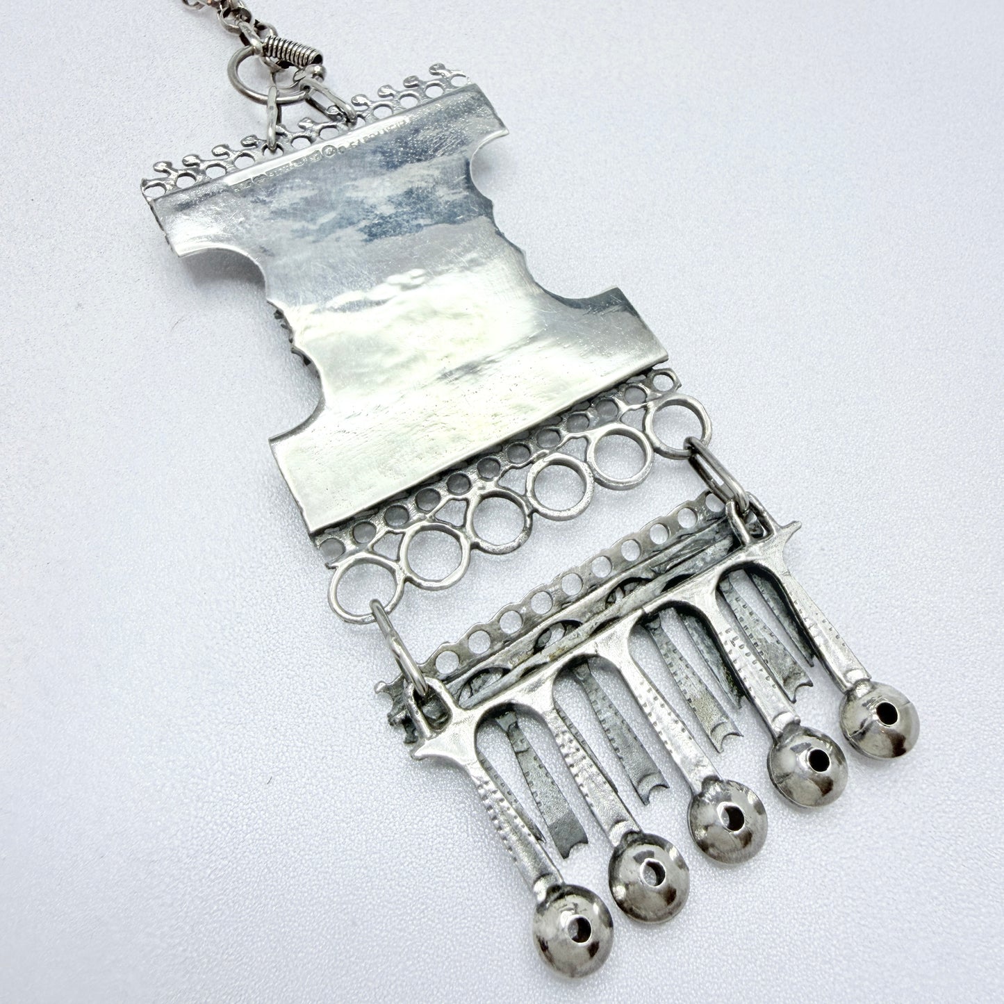 Pentti Sarpaneva for Kalevala Koru, Finland 1965. Large Vintage Silver Spectrolite Pendant Necklace.