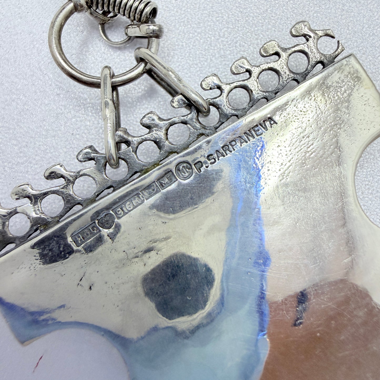 Pentti Sarpaneva for Kalevala Koru, Finland 1965. Large Vintage Silver Spectrolite Pendant Necklace.