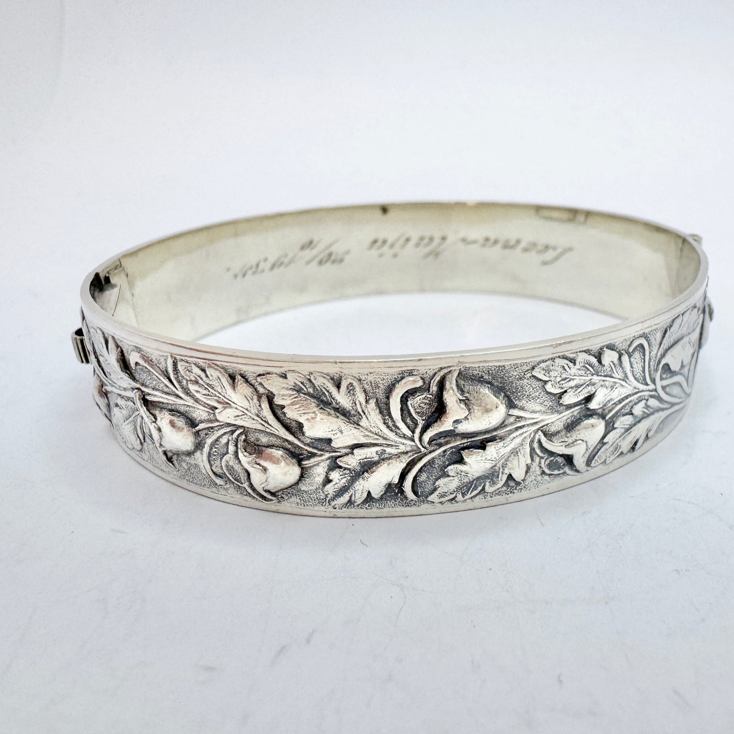 Herman Wist, Finland 1934. Vintage Solid Silver Floral Hinged Bangle Bracelet.