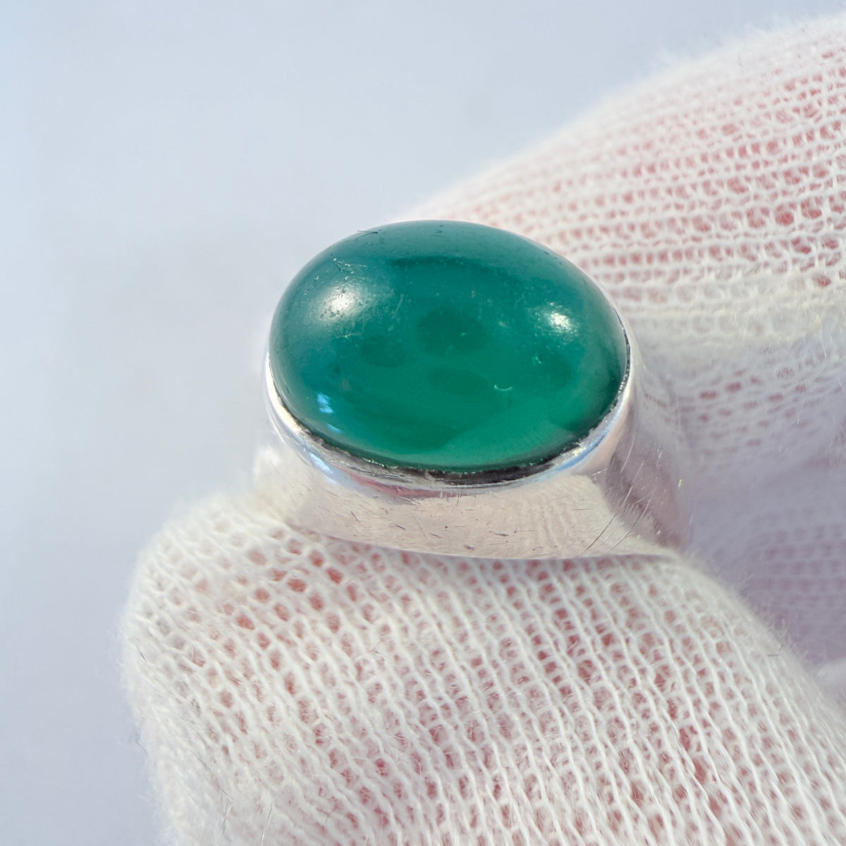 G Dahlgren, Sweden 1959. Vintage Solid Silver Chrysoprase Ring.