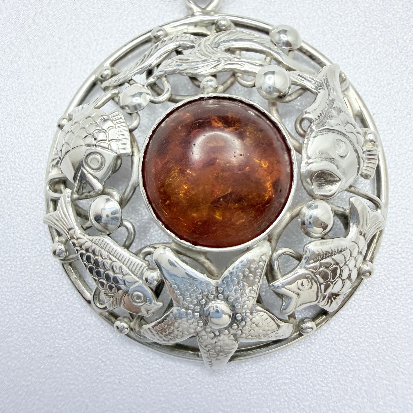 Fischlandschmuck Georg Kramer. Vintage Solid Silver Amber Sea Life Pendant + Chain.