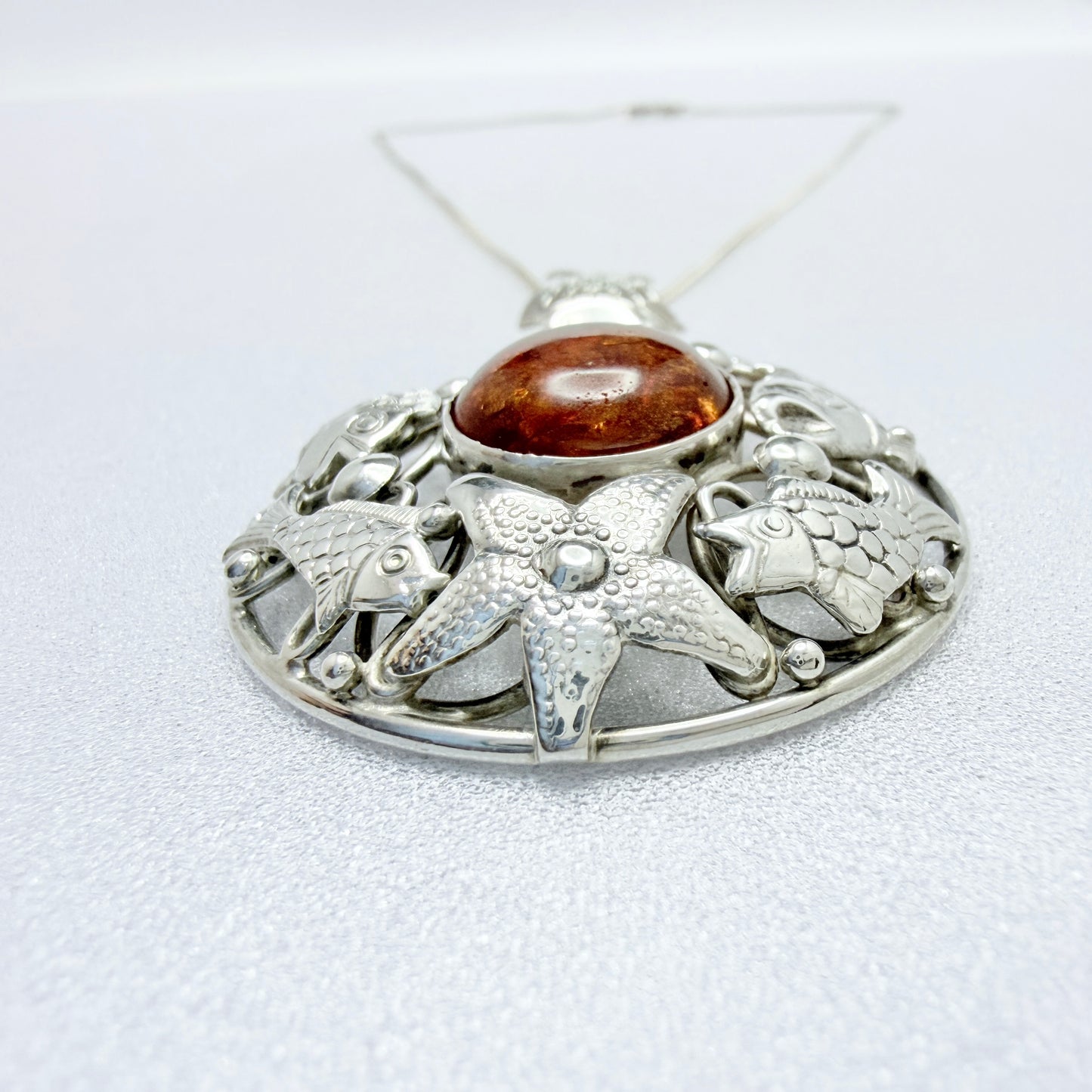 Fischlandschmuck Georg Kramer. Vintage Solid Silver Amber Sea Life Pendant + Chain.