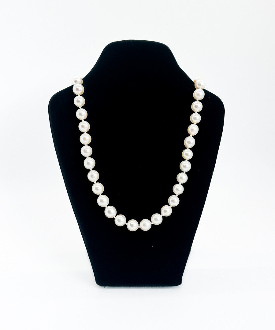 JKa Köhle, Germany. Vintage 7.5mm Pearl Silver Clasp Necklace