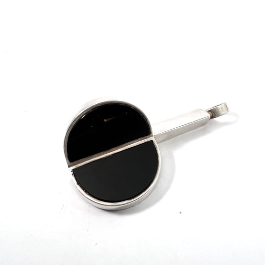 Helge Narsakka for Kaunis Koru, Finland 1976. Vintage Modernist Sterling Silver Onyx Pendant.