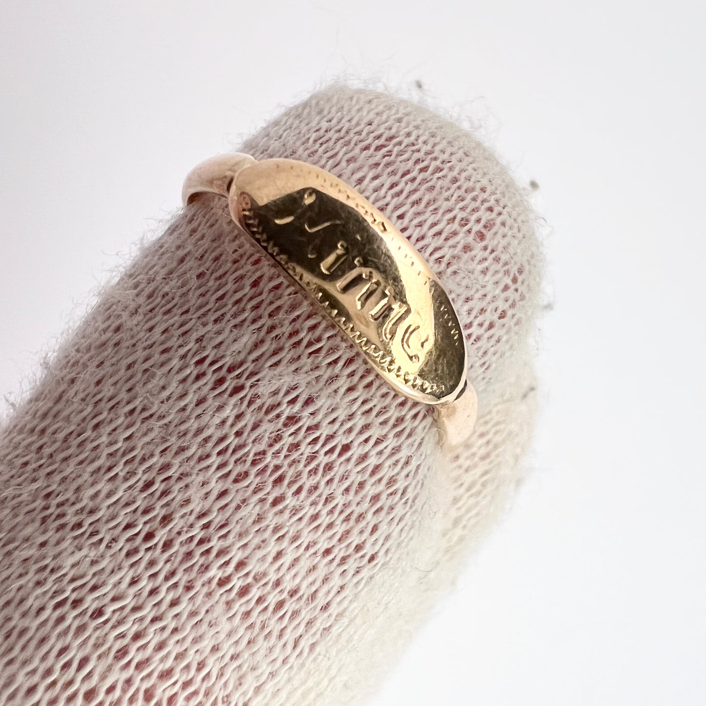 Swedish Import c 1910. Antique 14k Gold Memory Ring.