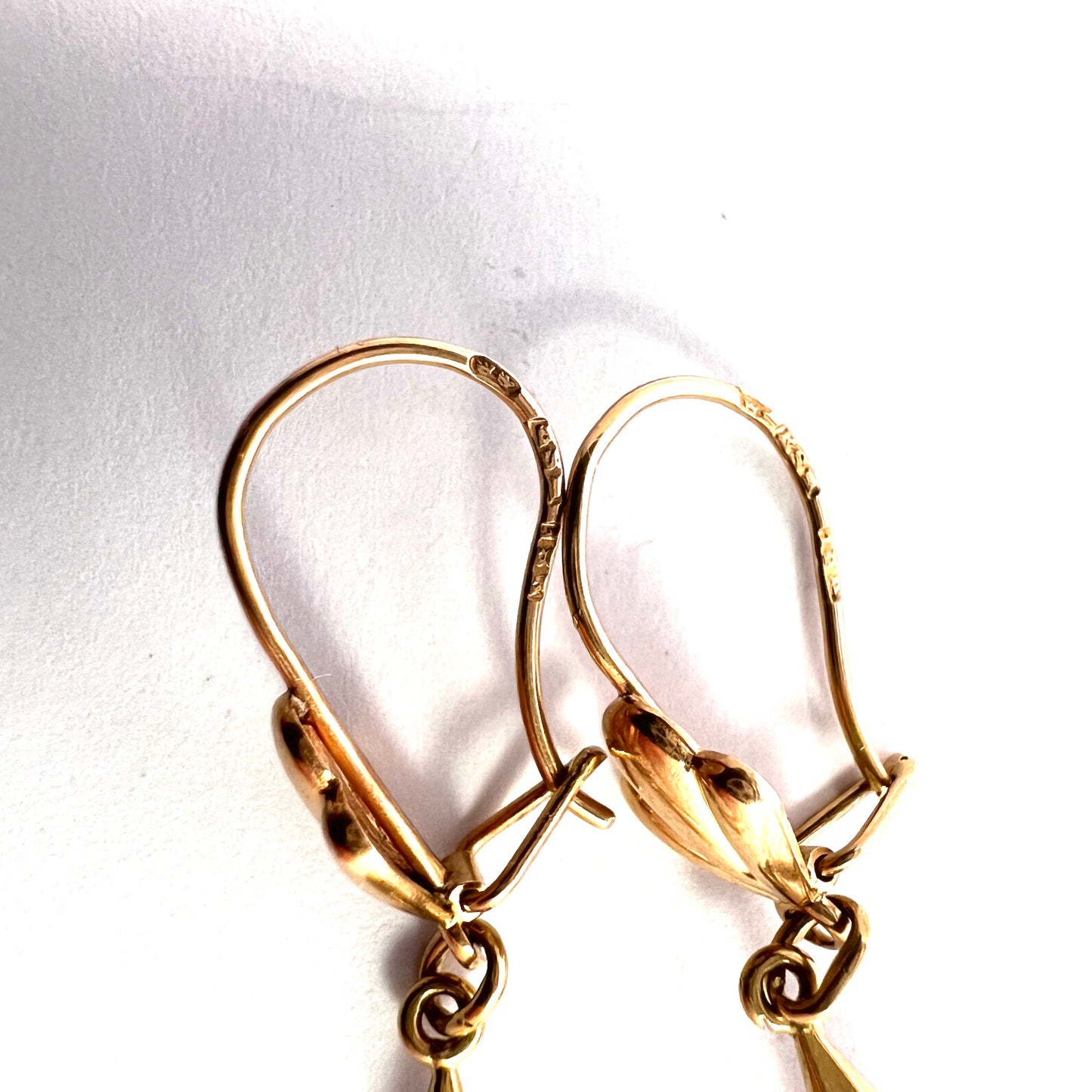 Svedbom, Sweden 1960s. Vintage 18k Gold Dangle Earrings.