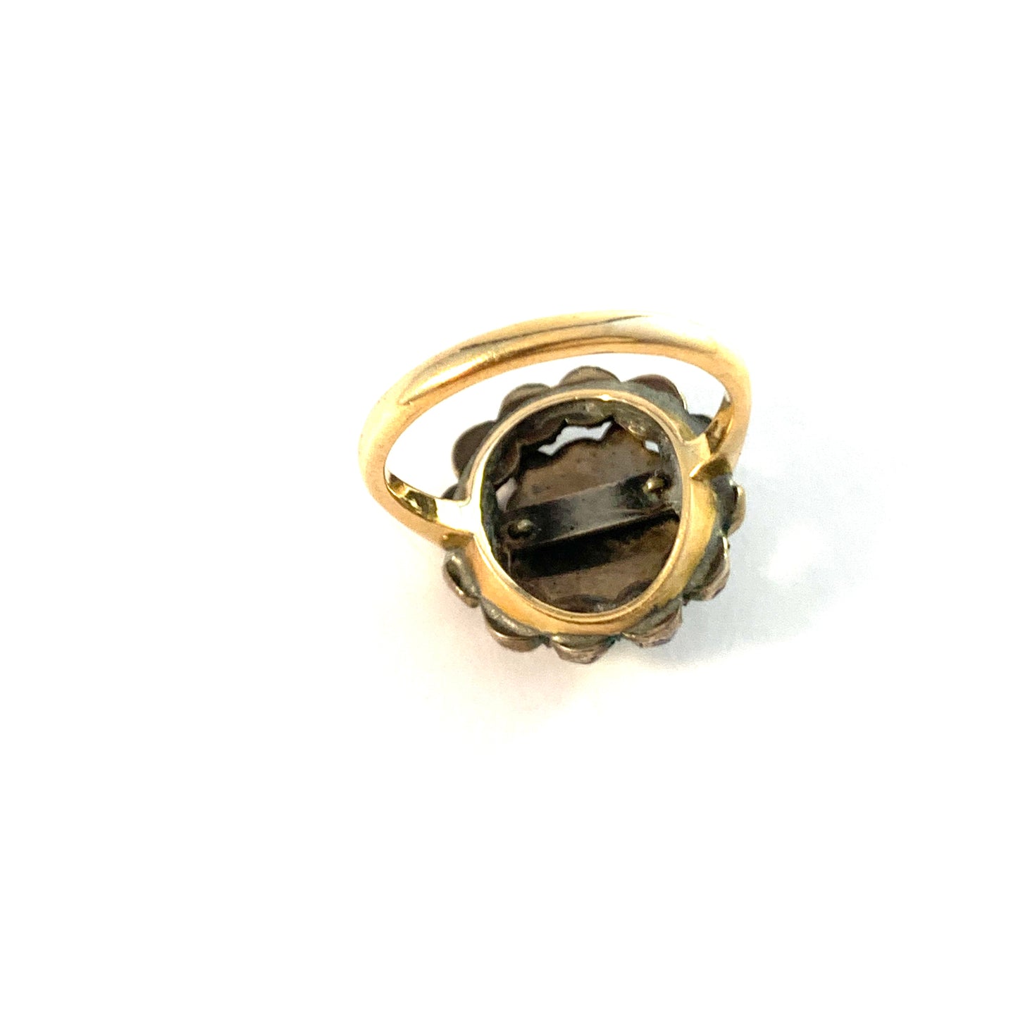 Gustaf Andersson, Stockholm 1946. Vintage 18k Gold Garnet Cluster Ring.
