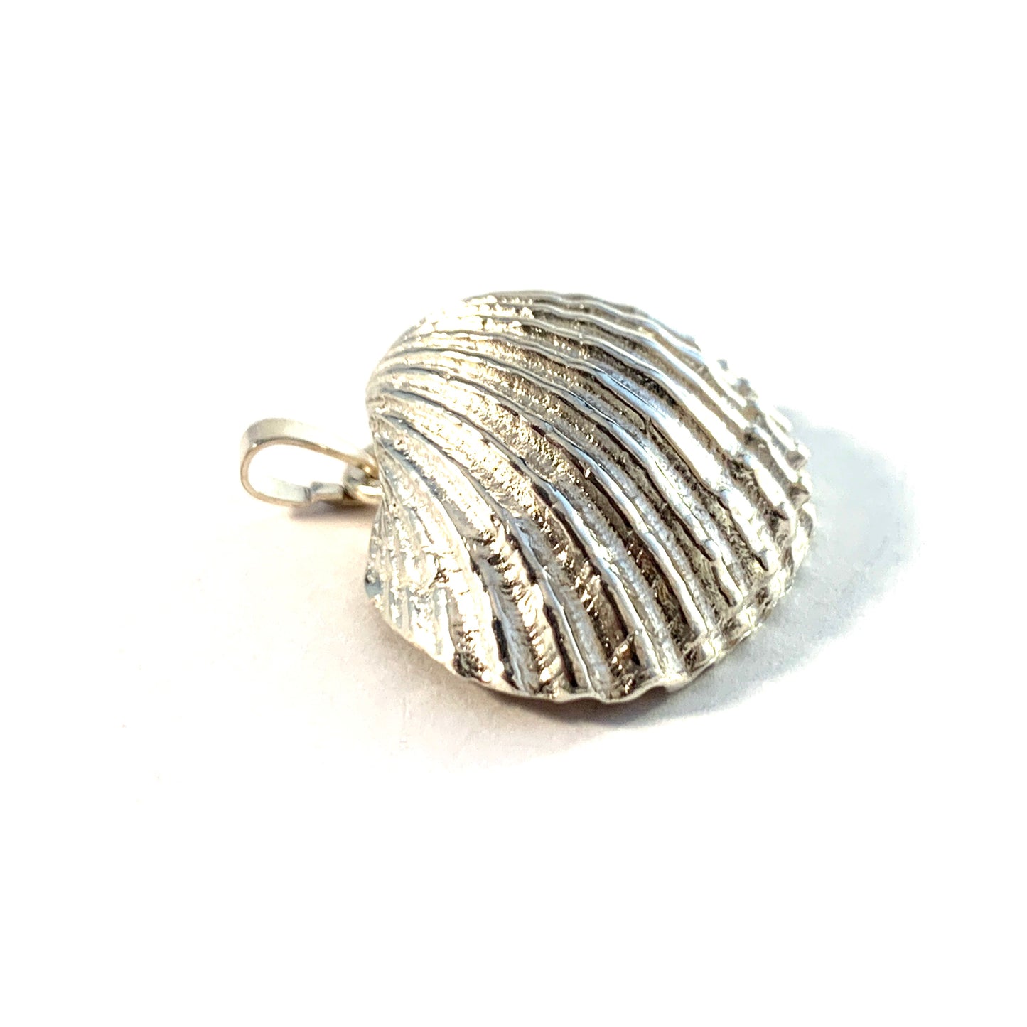 Owe Johansson, Sweden. Vintage Sterling Silver Seashell Pendant.