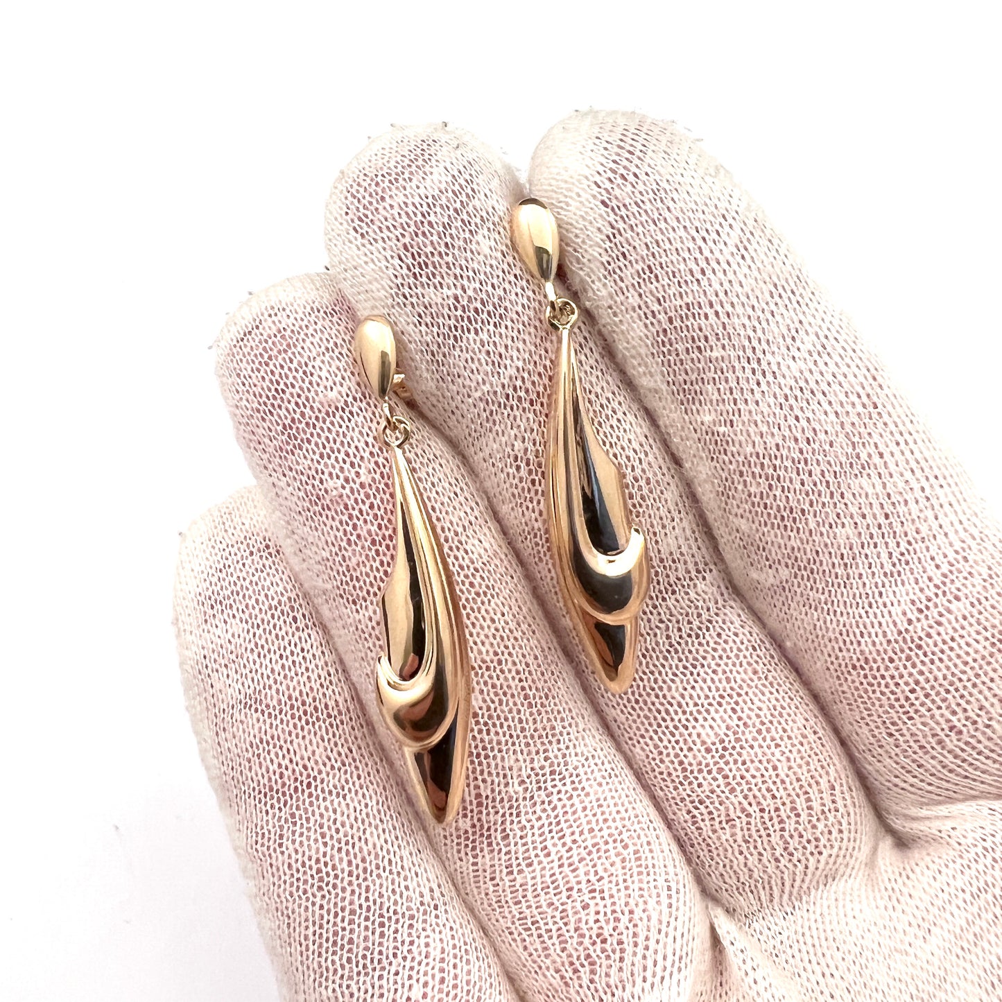Sweden 1980s. Vintage 18k Gold Torpedo Dangle Earrings.