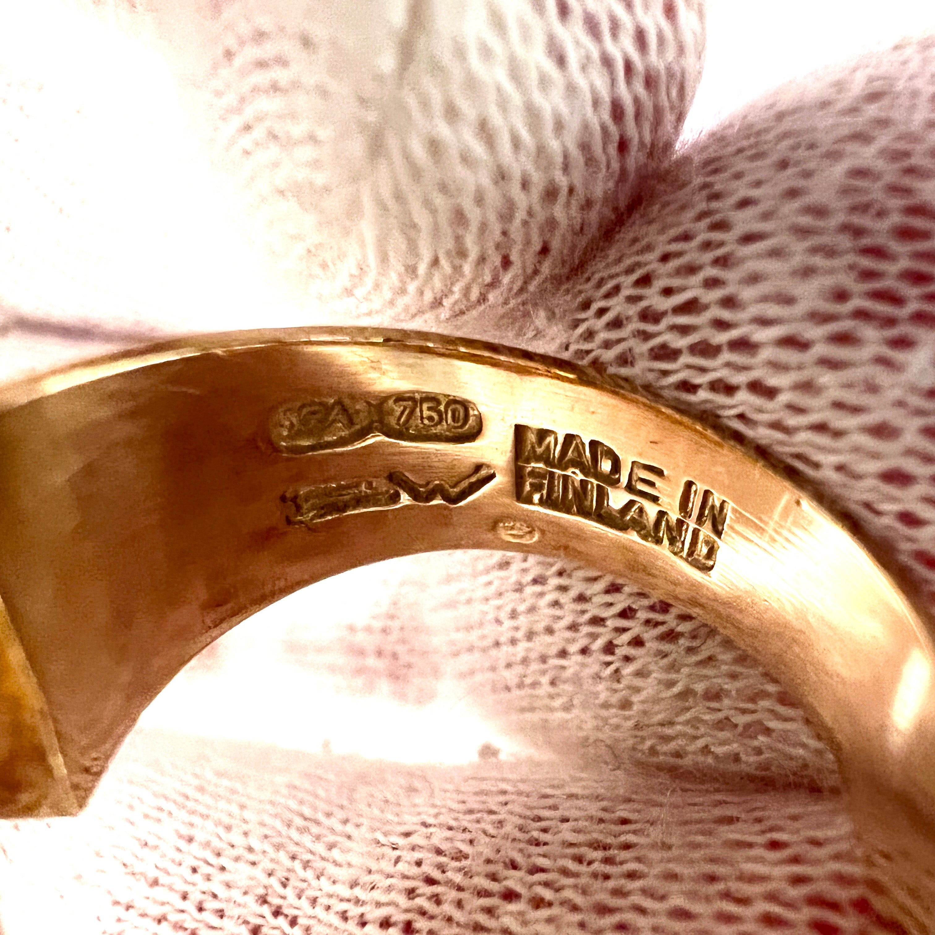 Björn Weckström Lapponia, Finland. Vintage 18k Gold Pearl Ring. Design: Ukkoshelmi