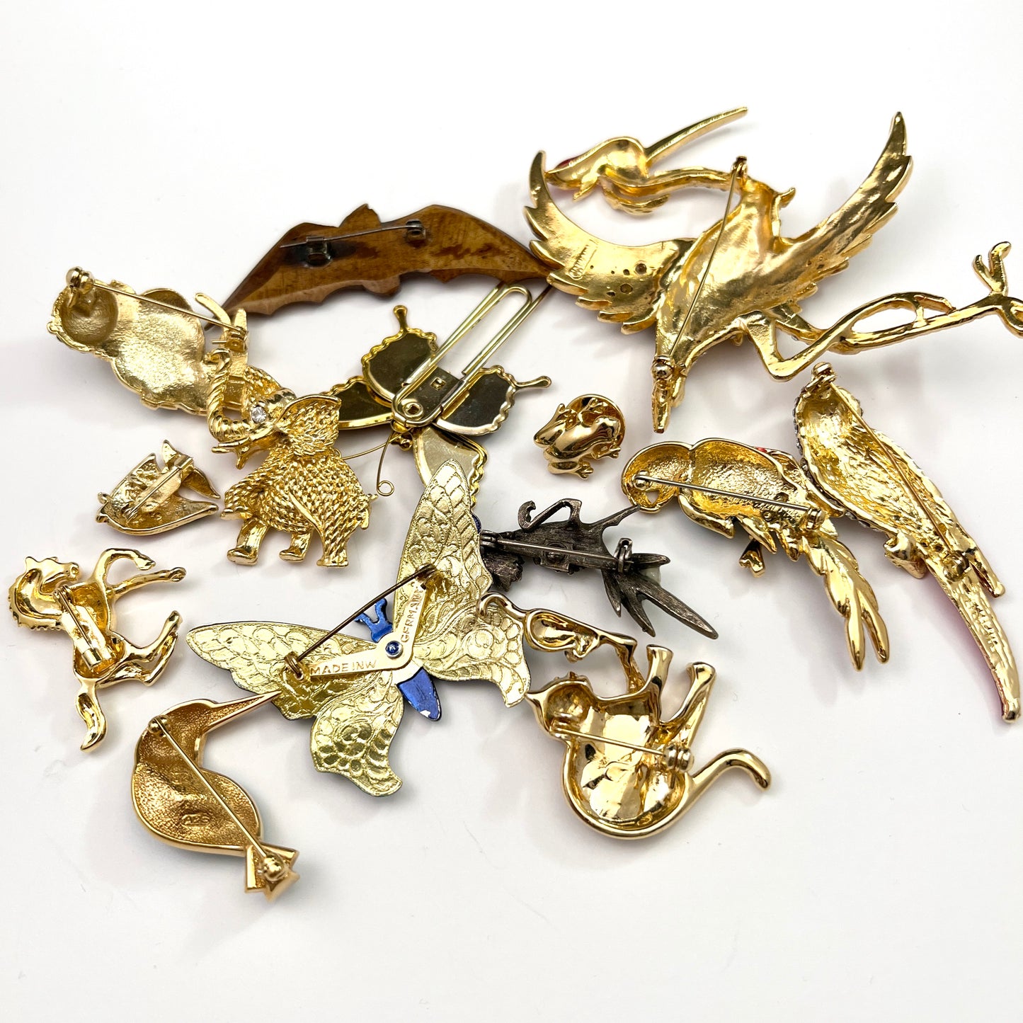 14 Vintage Costume Jewlery Animal Brooches. Job Lot.