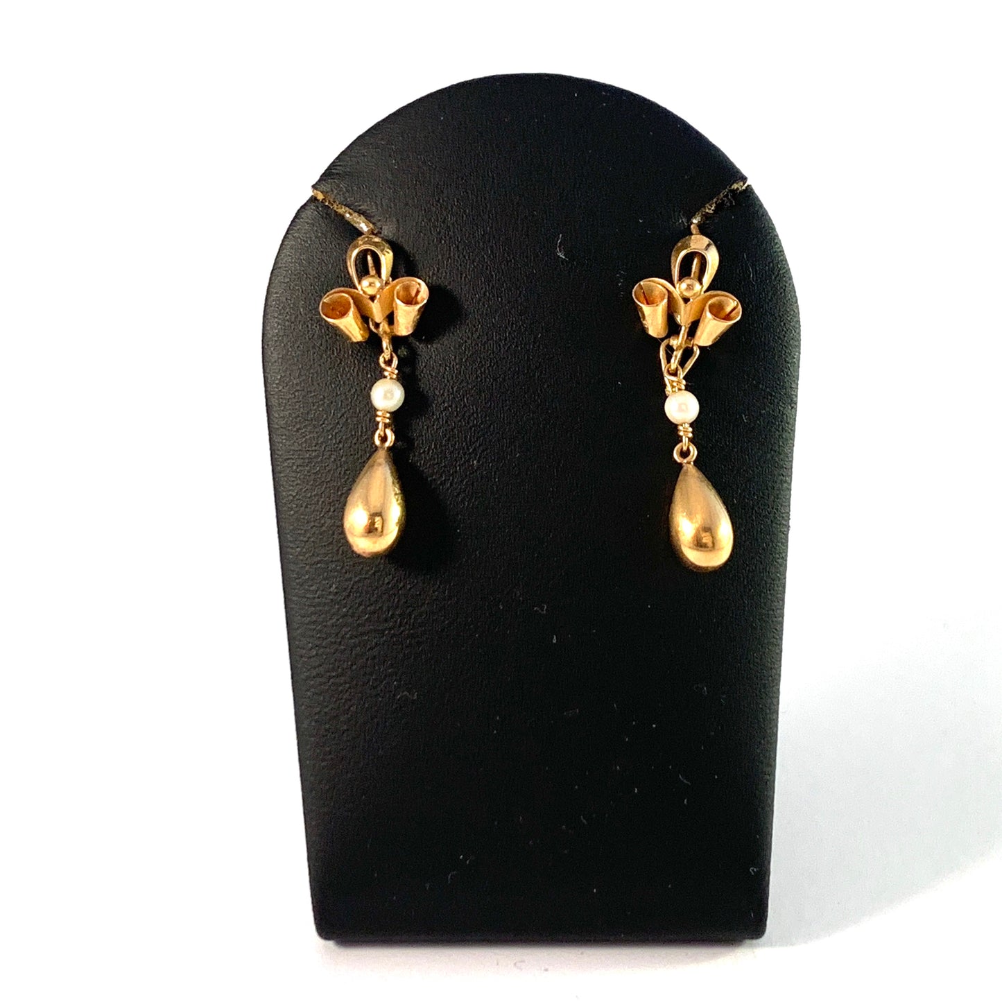 B Roos, Sweden 1961. Vintage 18k Gold Cultured Pearl Drop Dangle Earrings.