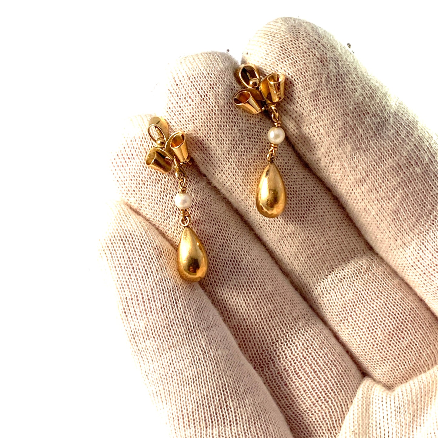 B Roos, Sweden 1961. Vintage 18k Gold Cultured Pearl Drop Dangle Earrings.