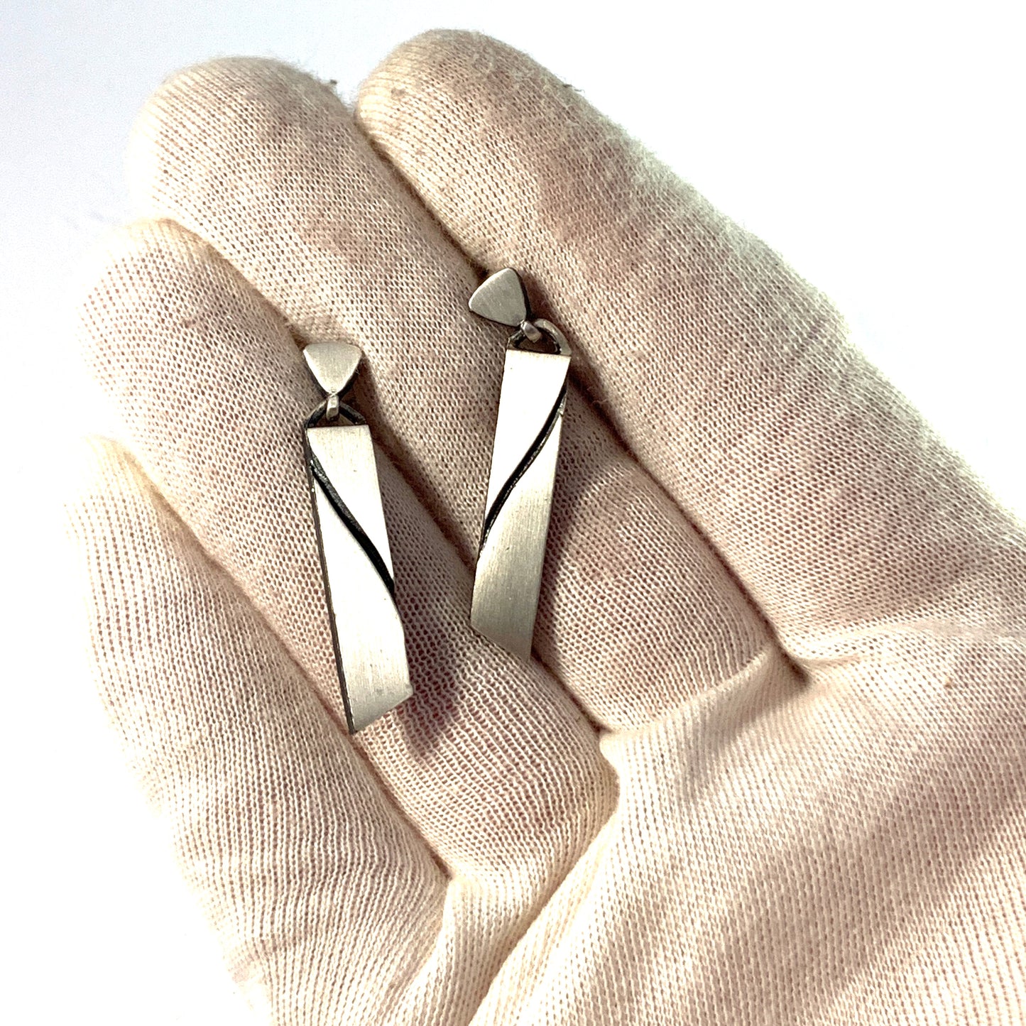 Matti Hyvärinen Finland. Vintage Modernist Sterling Silver Earrings.