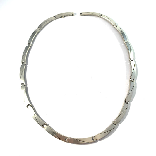 Matti Hyvärinen Finland Vintage Modernist Sterling Silver Link Necklace. Signed