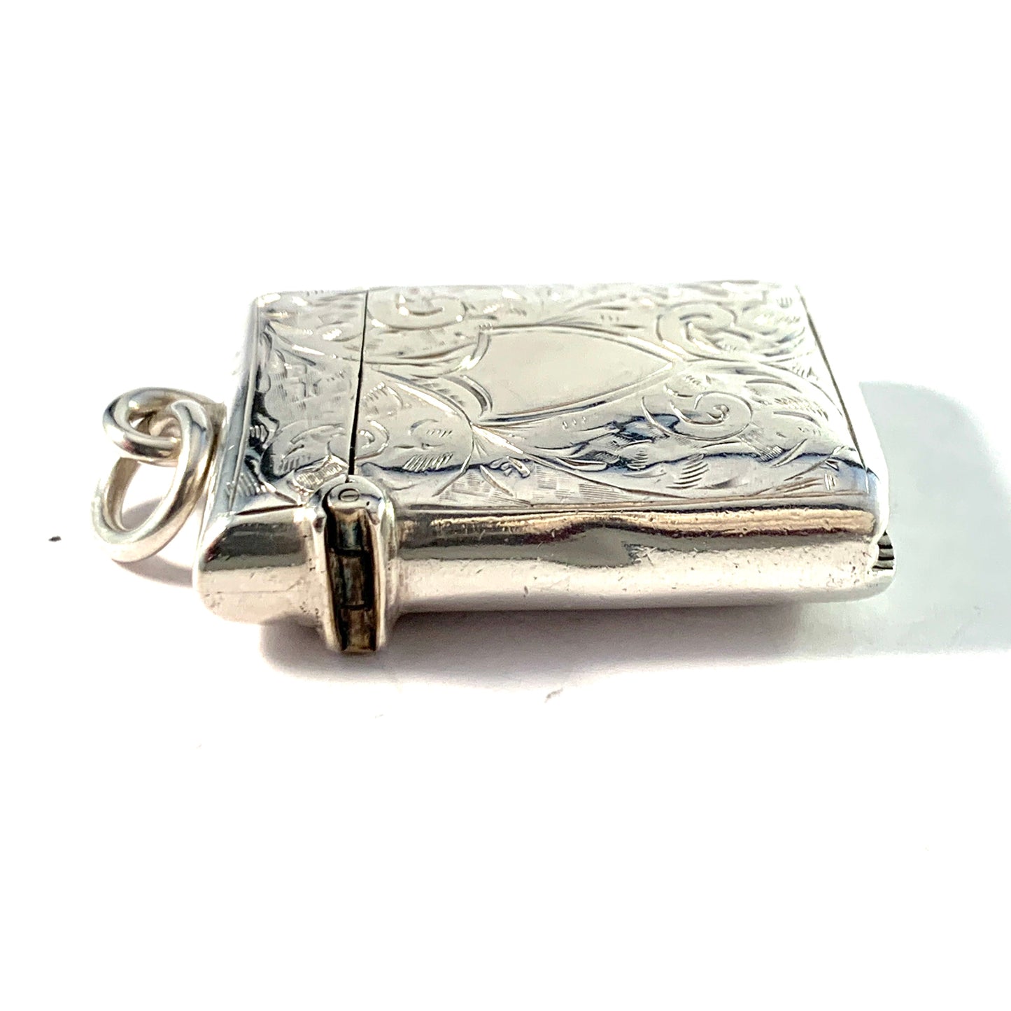 E J Trevitt & Sons, Chester 1902. Edwardian Sterling Silver Vesta Case Pendant.