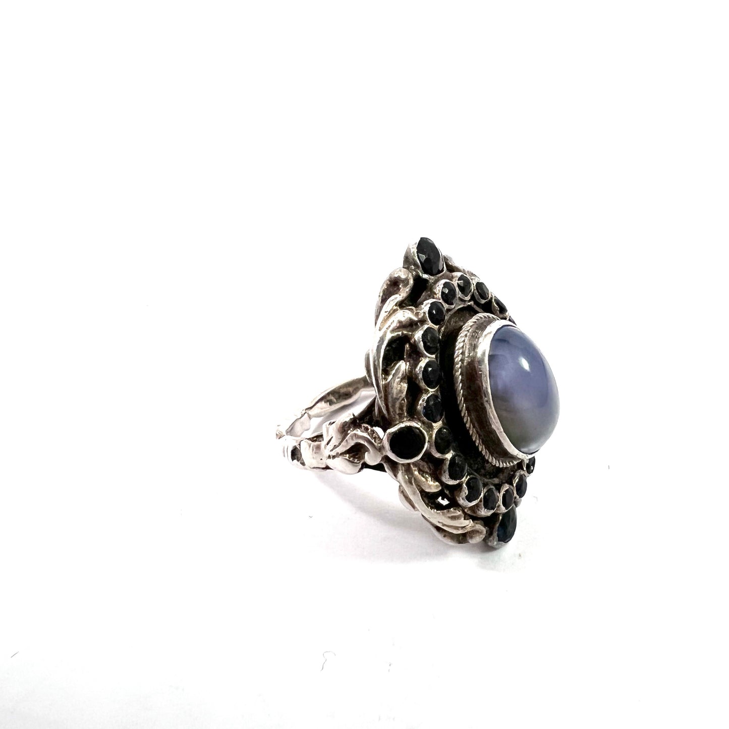 Maker KT, Vienna, Austro-Hungary pre 1922. Antique Solid Silver Paste Ring.
