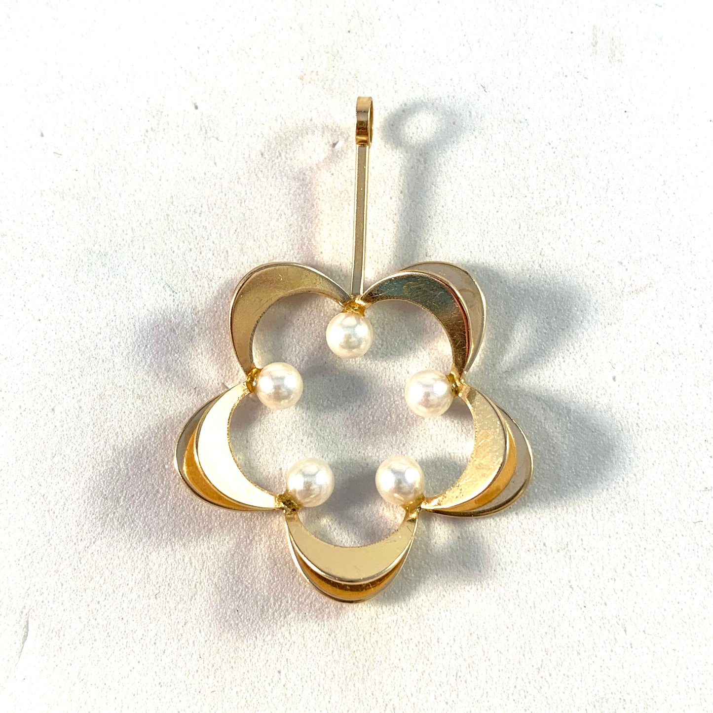 Theresia Hvorslev for Alton, Sweden 1975 Vintage 18k Gold Cultured Pearl Pendant. Signed.