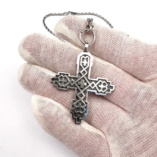 H.Kaksonen for Kalevala Koru, Finland 1951. Vintage Solid Silver Cross Pendant Necklace.