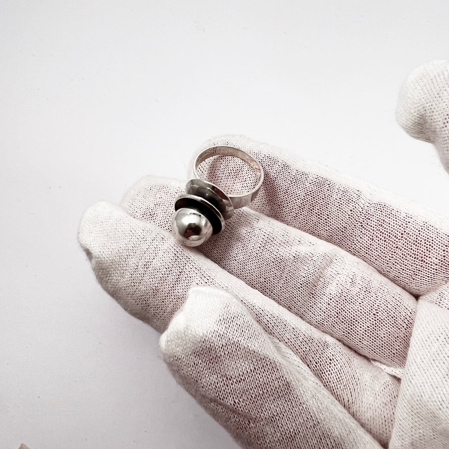 Erik Granit, Finland 1973. Vintage Modernist Sterling Silver Ring.