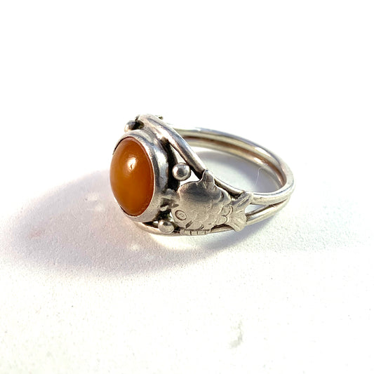 Georg Kramer, Germany 1940s Solid 835 Silver Amber Fish Ring.