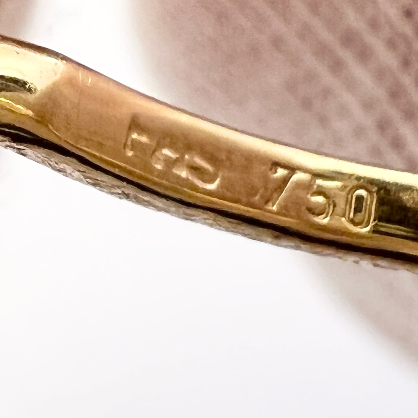 18k Gold Diamond Ring. Makers' Mark