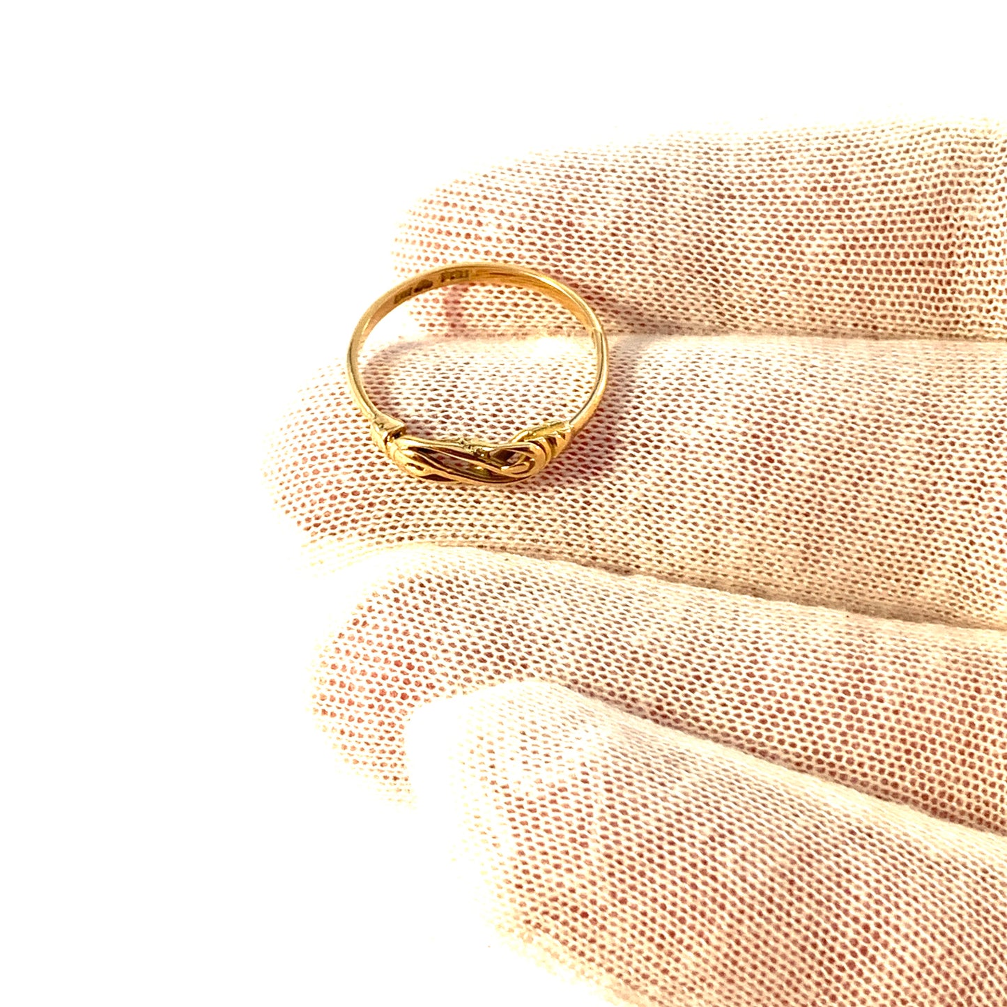 G Dahlgren, Sweden 1922. Antique Art Nouveau 18k Gold Ring.