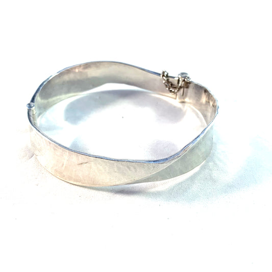 Ellert, Sweden. Vintage Hand Hammered Sterling Silver Open/Close Bangle Bracelet. Signed.