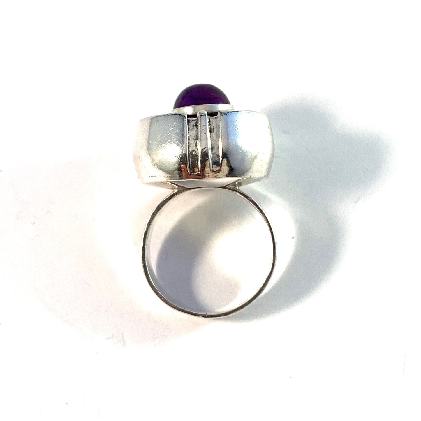 Bengt Hallberg, Sweden 1969. Bold Solid Silver Amethyst Ring.