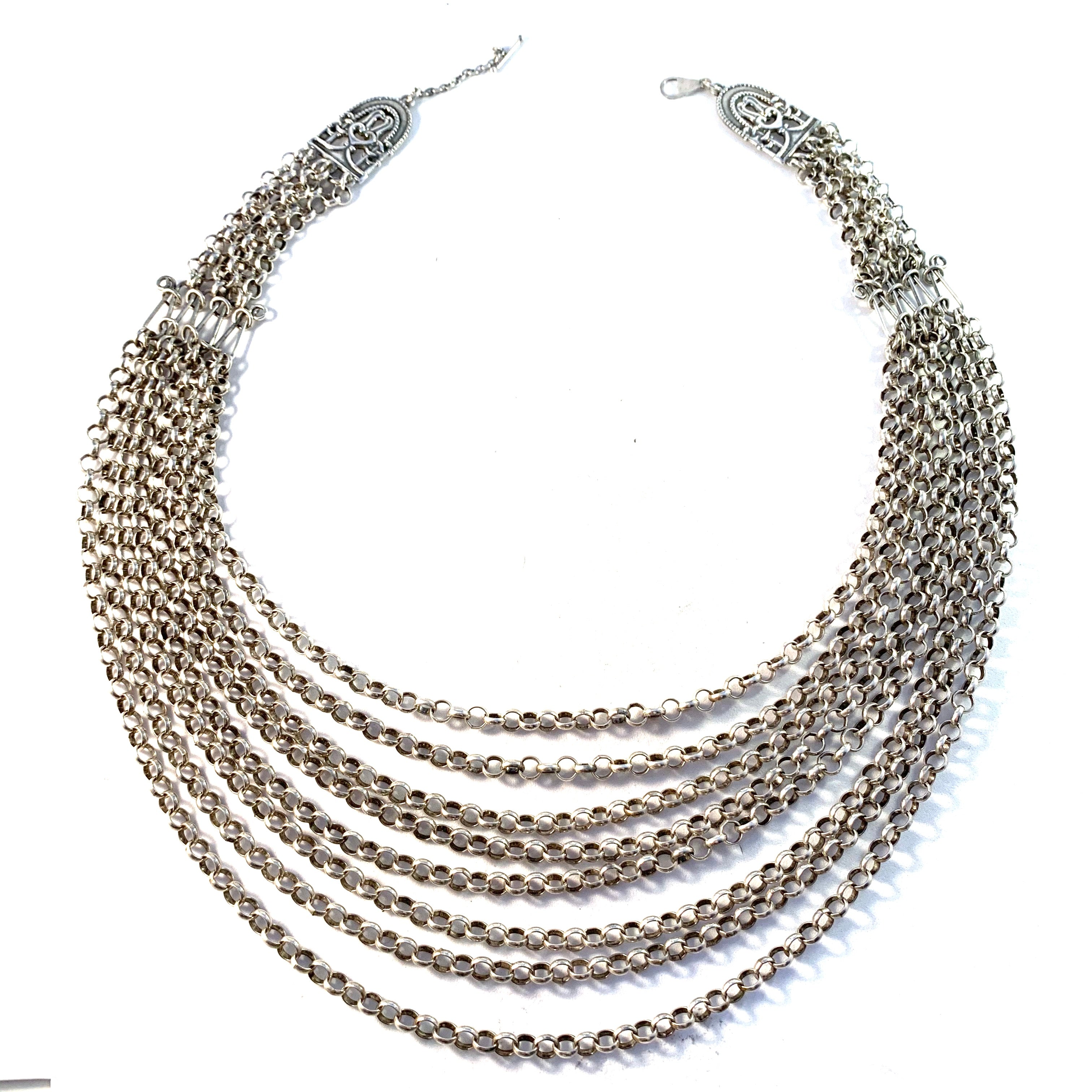 iconic necklace silver