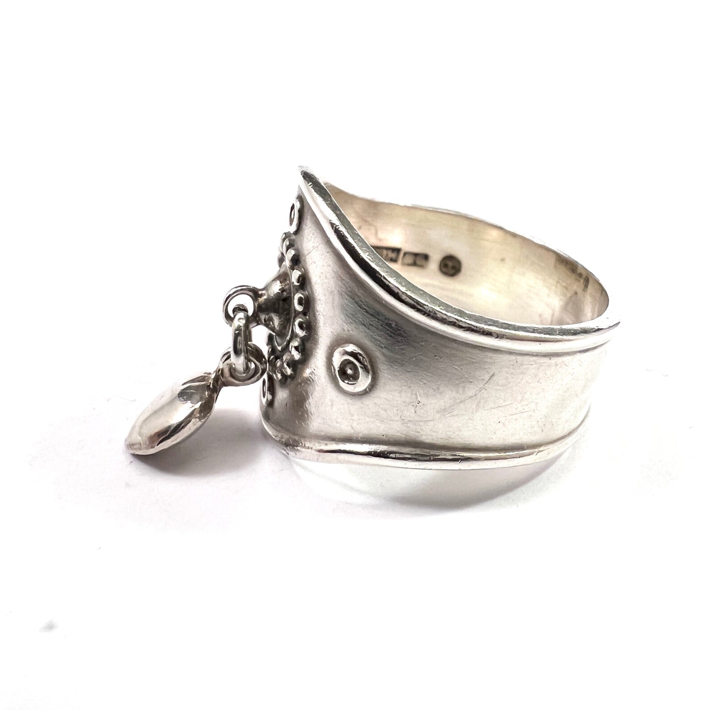 Holger Lindström for Kalevala Koru, Finland 1946. Early Solid Silver Heart Charm Ring.