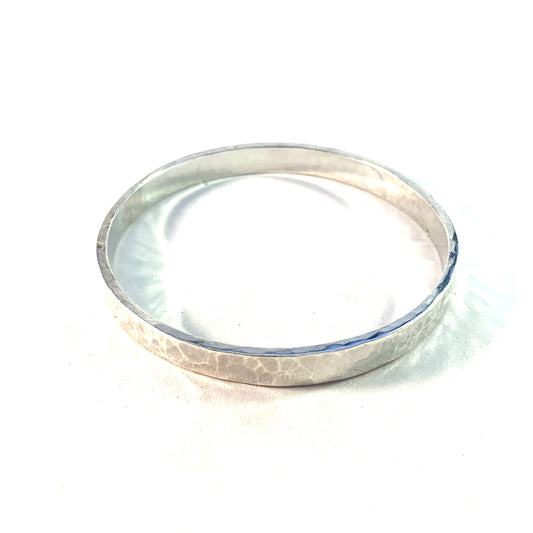 Skoglund, Sweden. Vintage 1985 Hand Hammered Sterling Silver Bangle Bracelet.