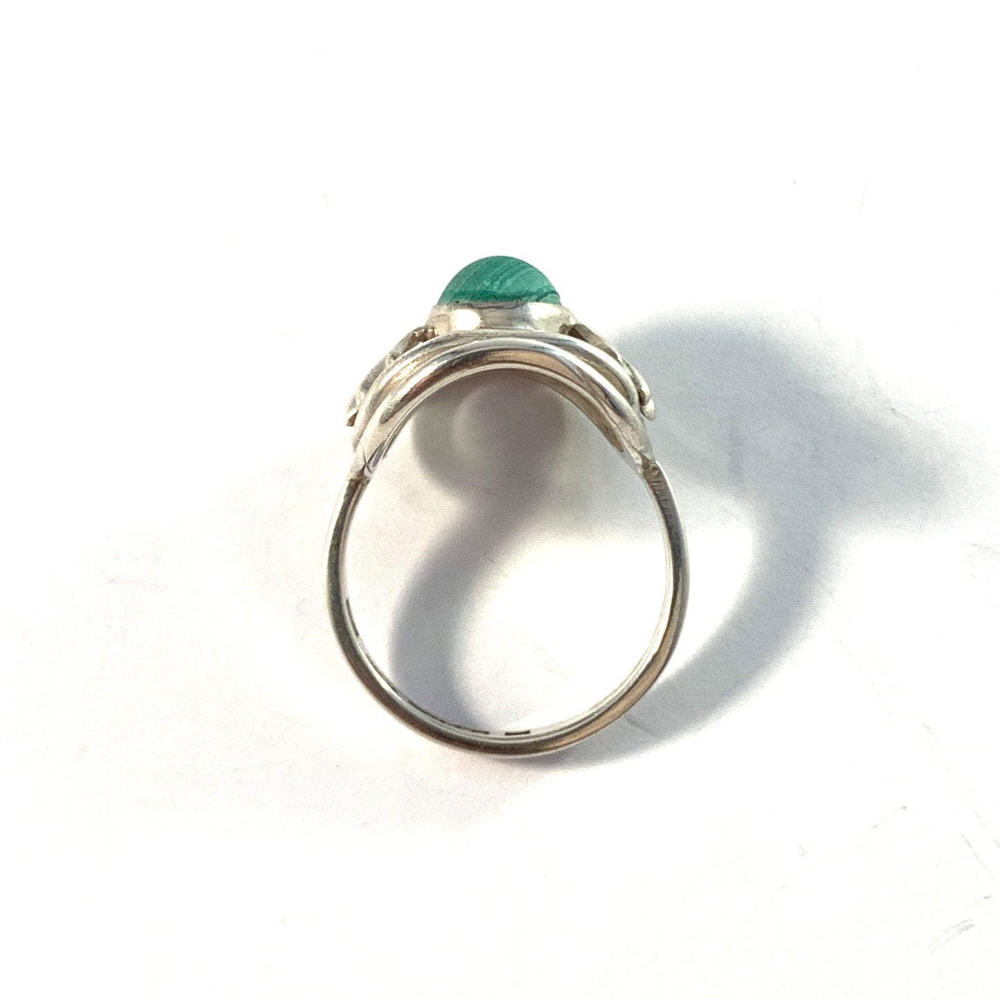 GUSSI, Sweden year 1952. Mid Century Sterling Silver Malachite Ring.