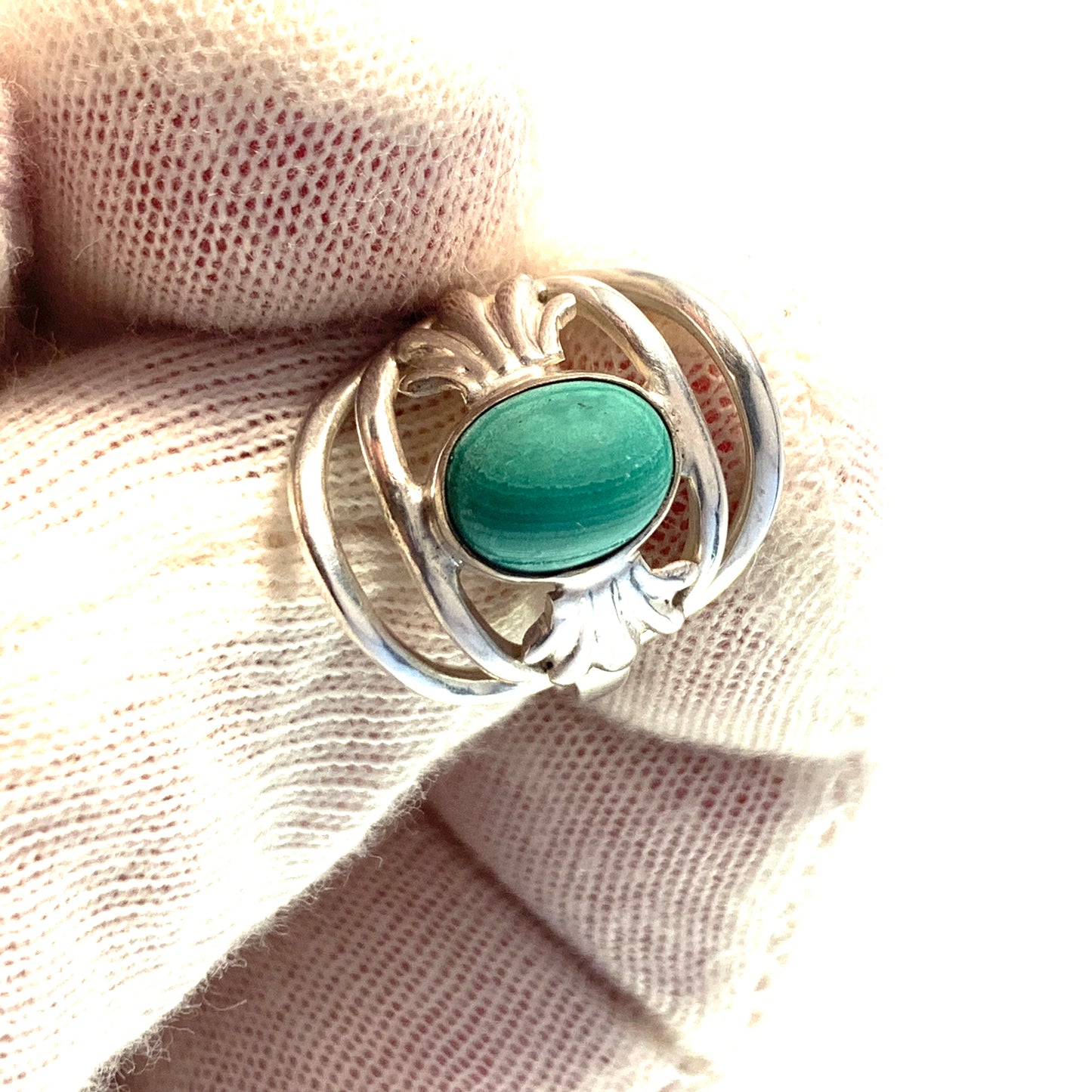 GUSSI, Sweden year 1952. Mid Century Sterling Silver Malachite Ring.