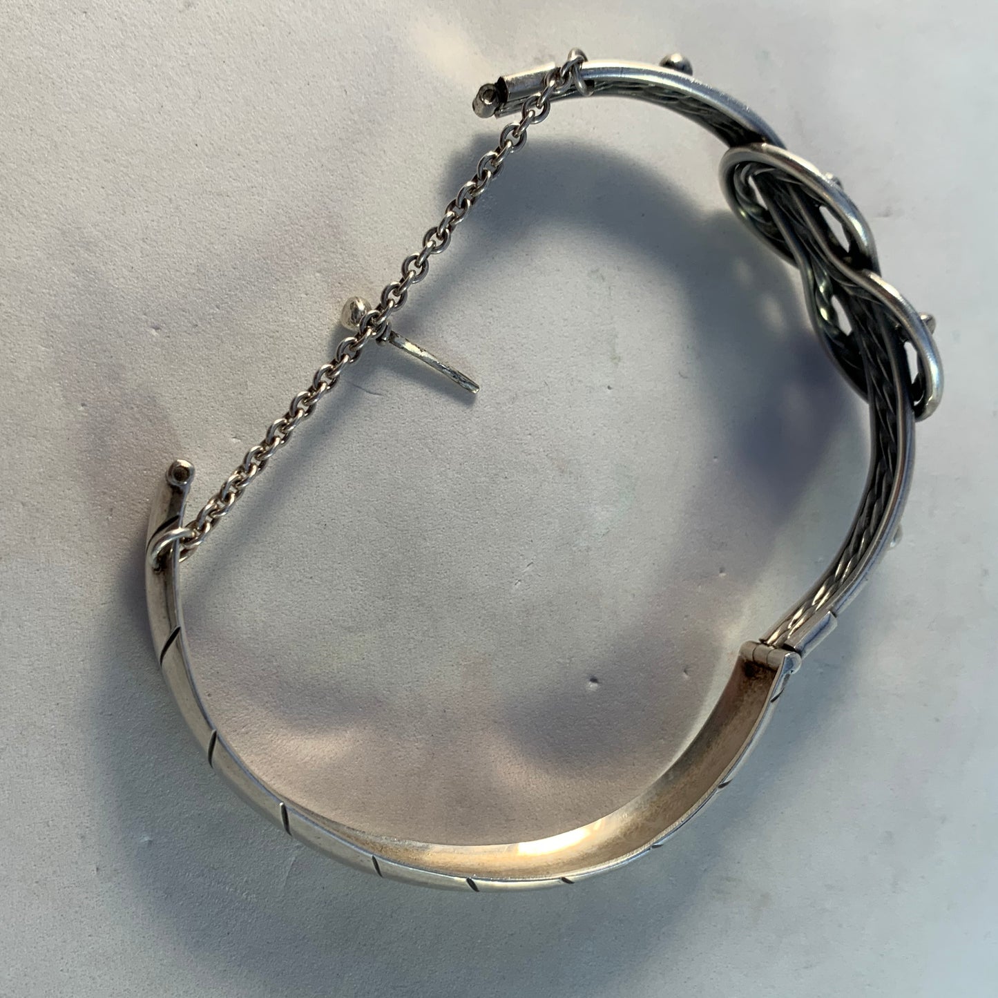 Kalevala Koru, Finland 1971 Vintage Sterling Silver Love Knot Open/Close Bangle Bracelet.