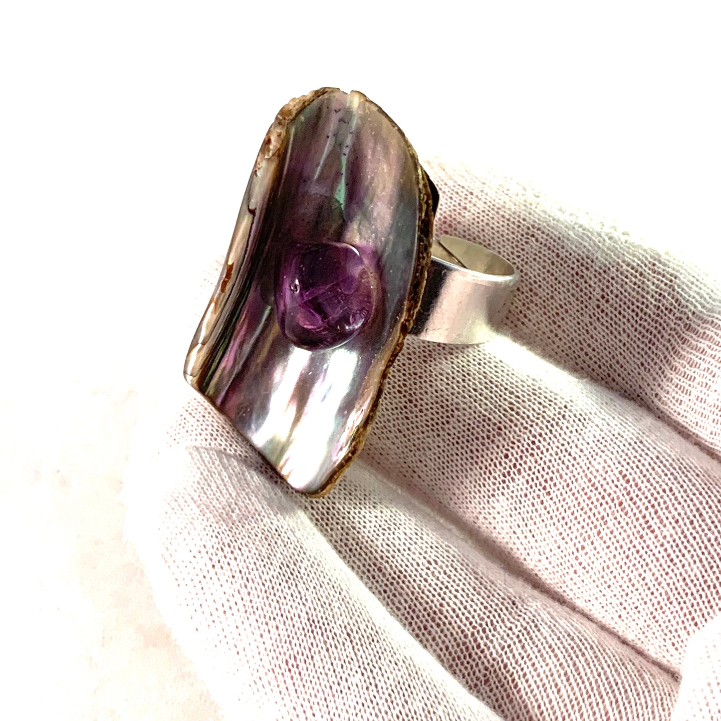 Västerås, Sweden Vintage Bold Sterling Silver Mother of Pearl Amethyst Ring.