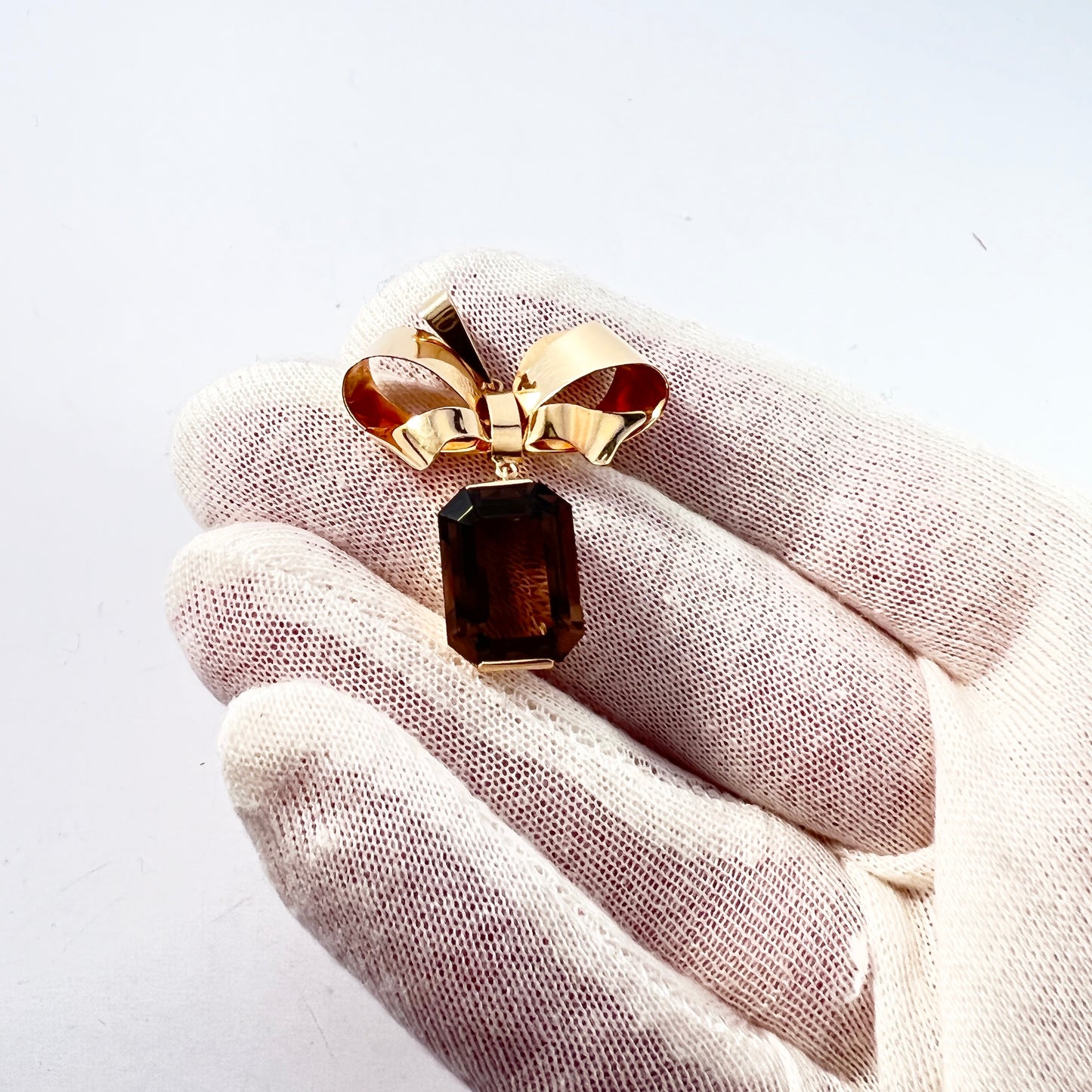 Atelje Stigbert, Sweden 1944. Vintage 18k Gold Smoky Quartz Pendant.