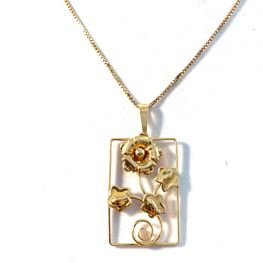 Guldvaruhuset, Sweden 1945. Mid Century 18k Gold Flower Pendant Necklace.