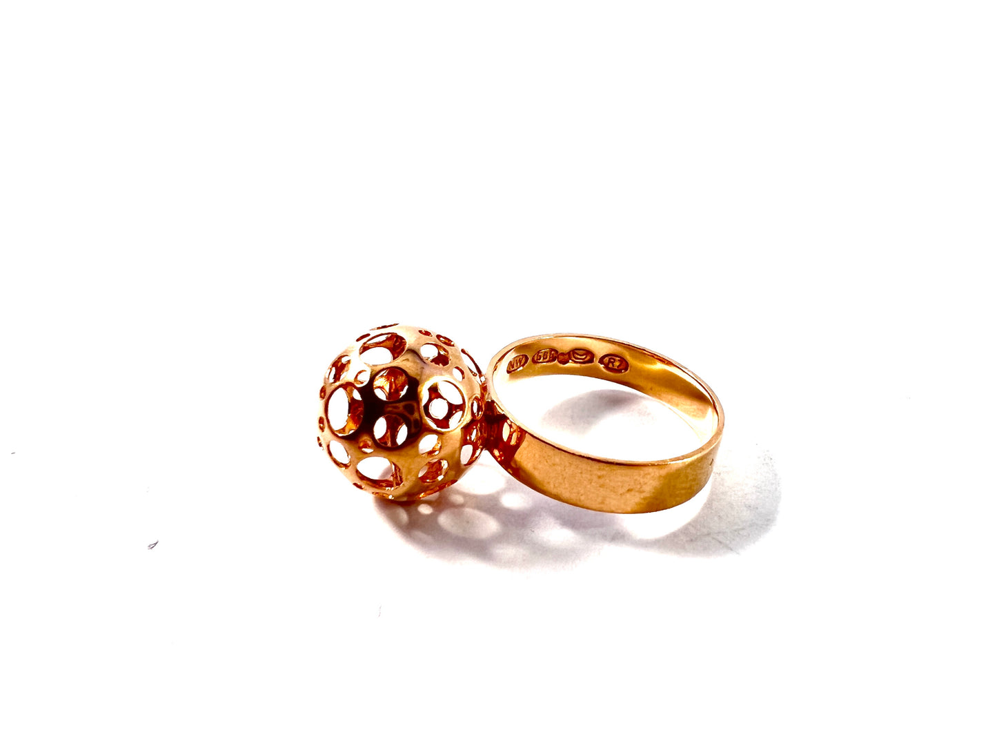 Liisa Vitali for N Westerback Finland 1970. Vintage 14k Gold Ring. Design: Ladybird