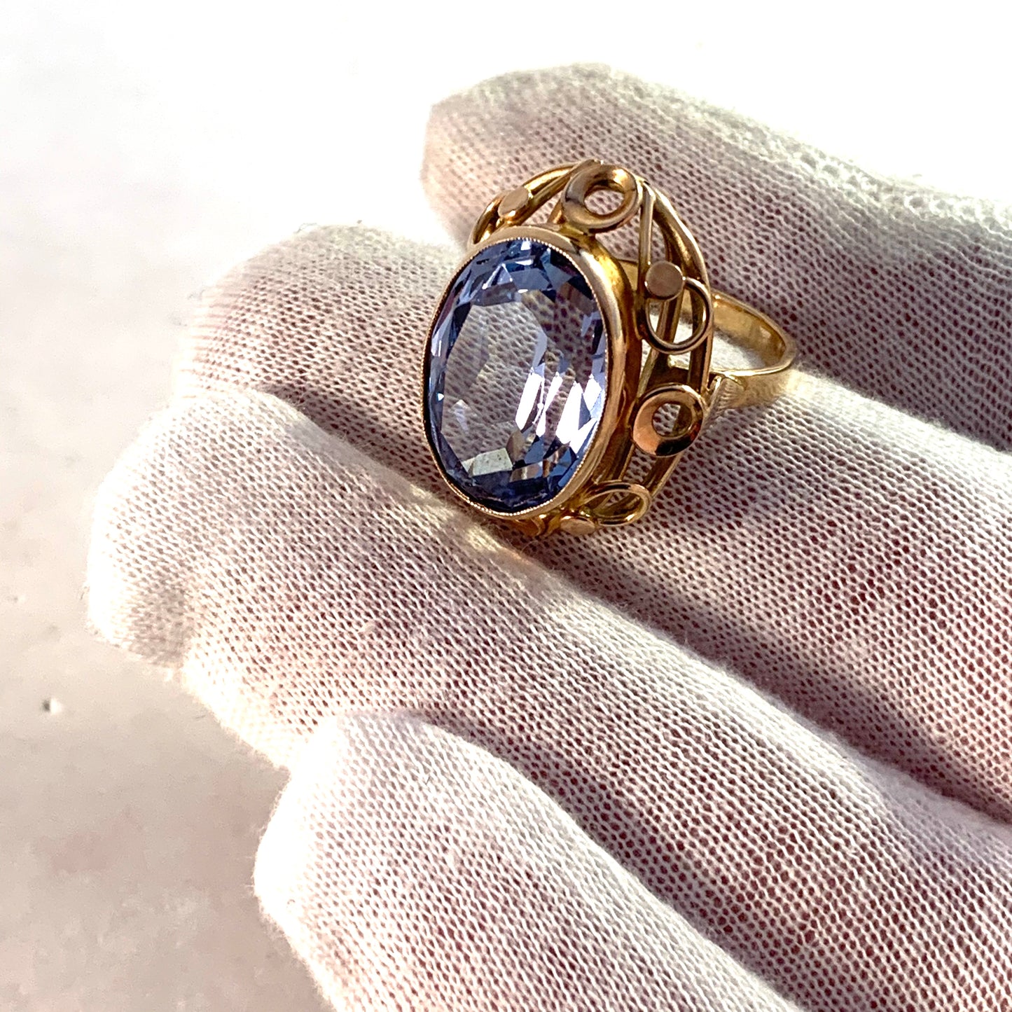 Eastern Europe 1940-50s Mid Century 14k Gold Synthetic Spinel Cocktail Dinner Ring.