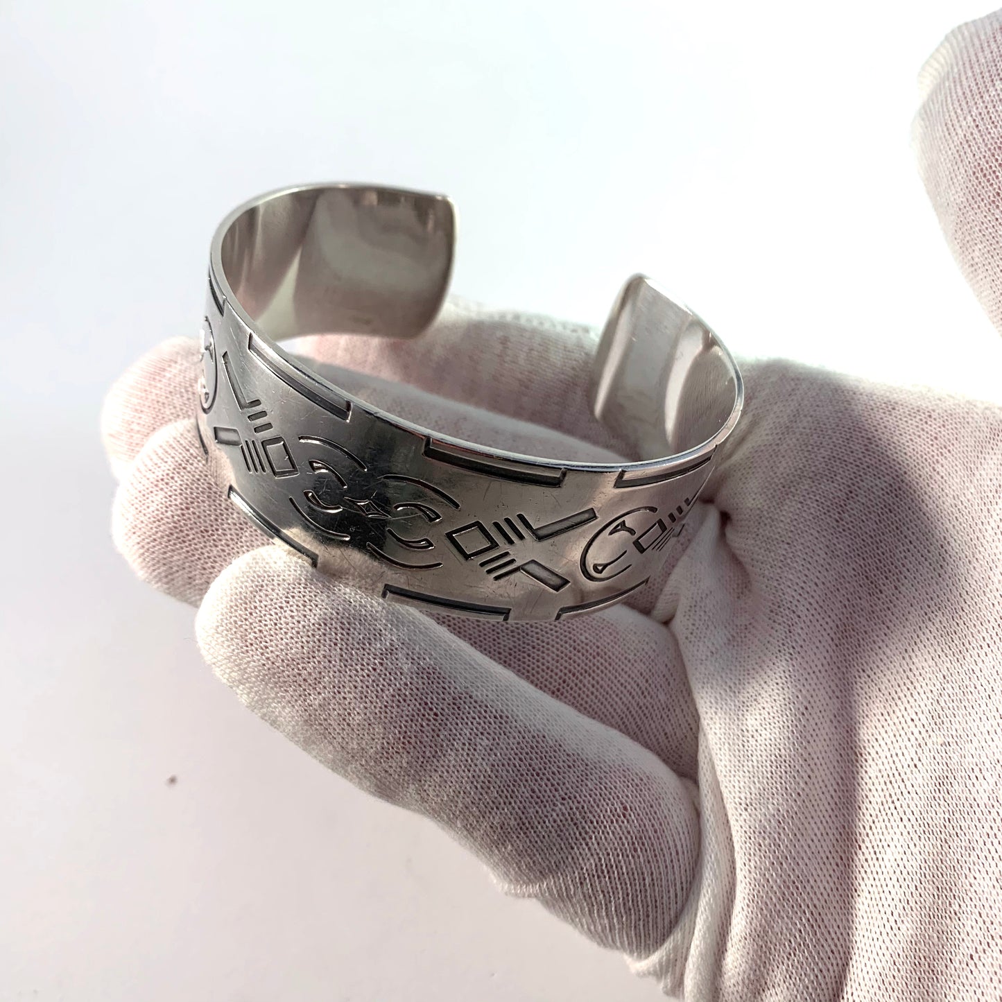 Harald Nielsen for Georg Jensen 1945-51 Sterling Silver Cuff Bangle Bracelet. Design no 64.