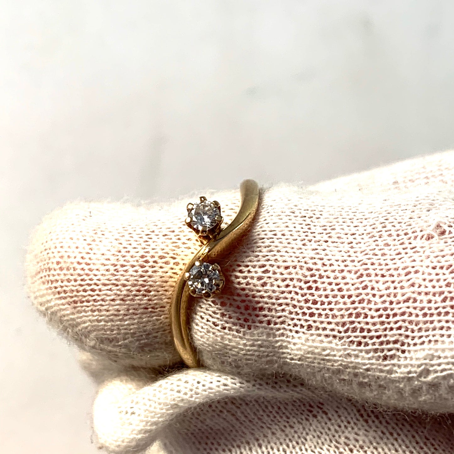 Sweden Mid Century 18k Gold 0,16ctw Diamond Ring.