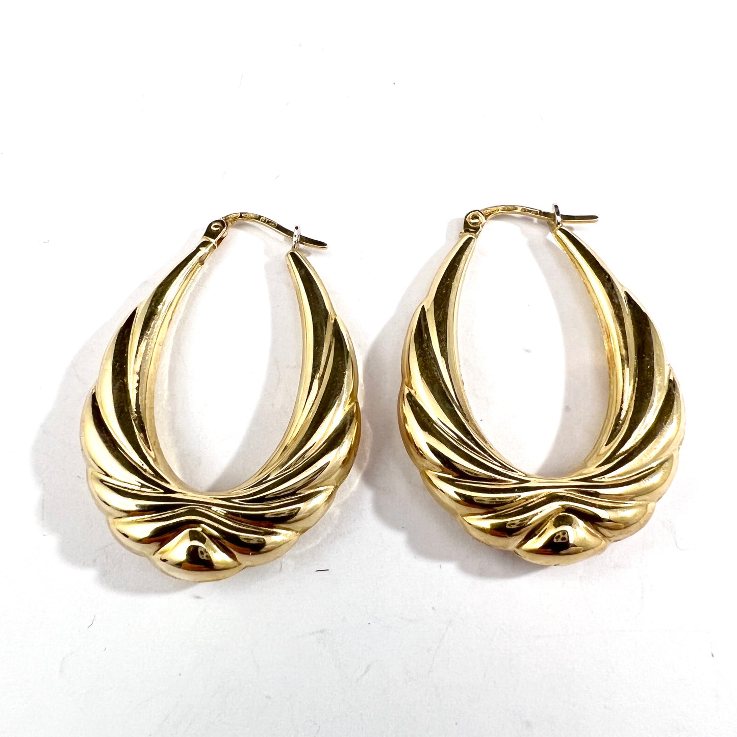 Uno A Erre, Arezzo, Italy 1970-80s. Large 18k Gold Earrings.